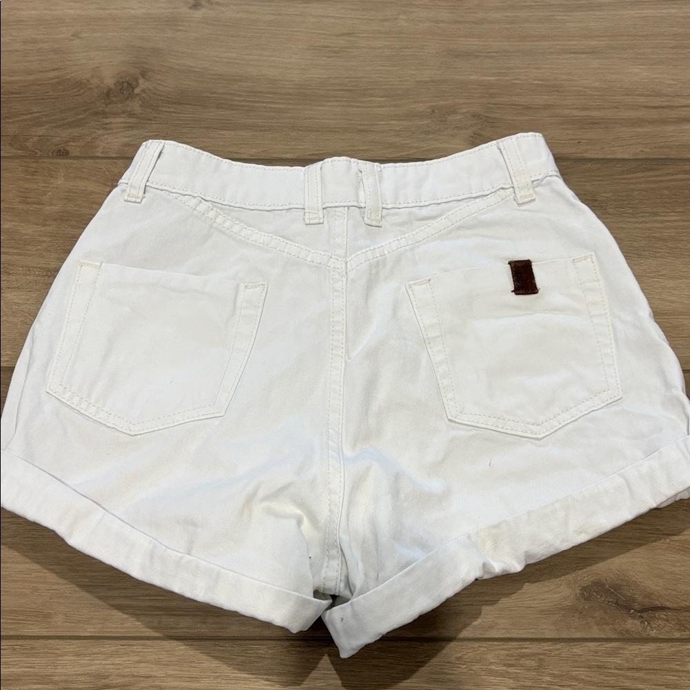 Roxy White Jean Shorts with Button Detail size 26” - Picture 5 of 6